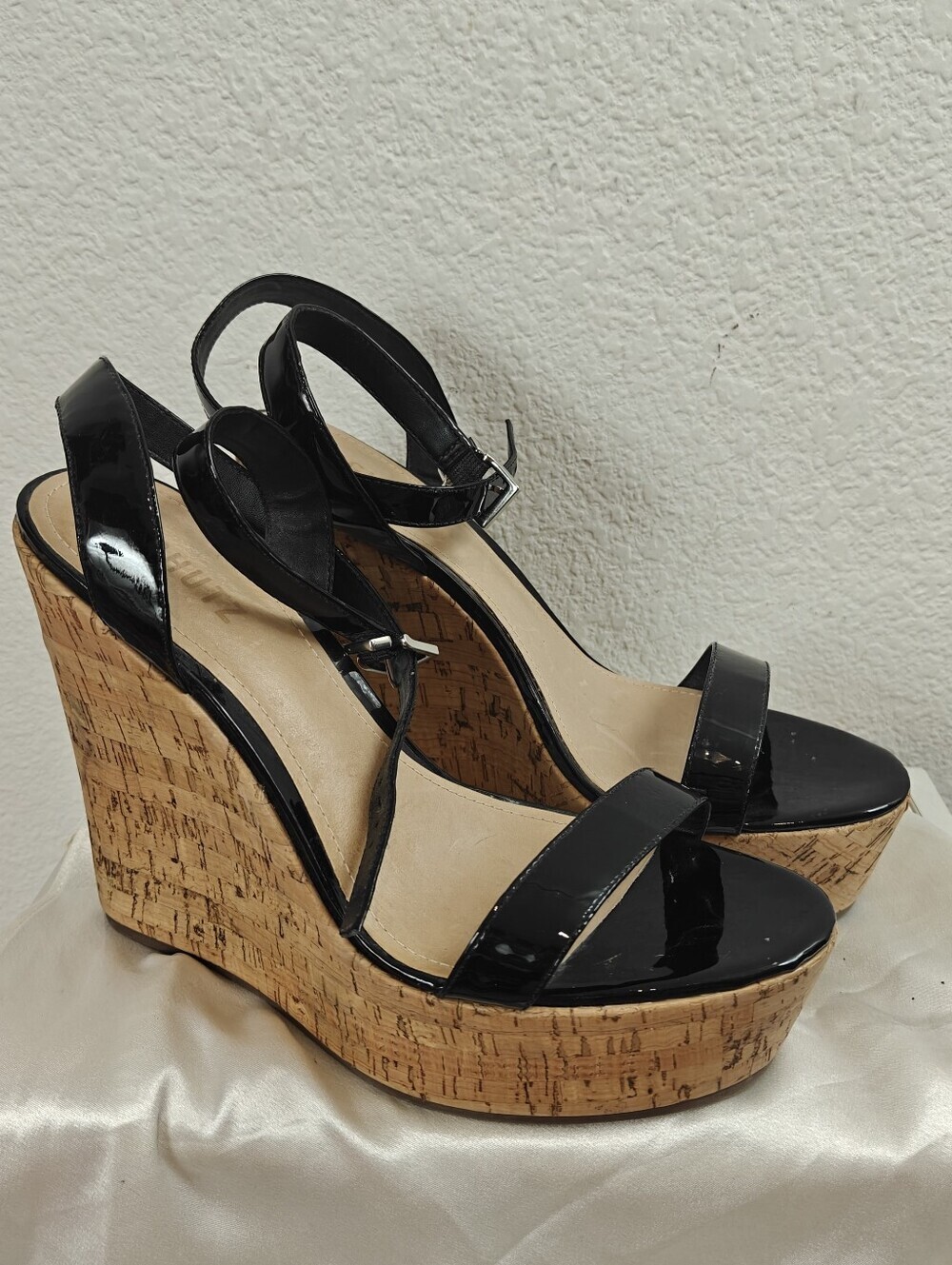 Schutz Eduarda Black Patent Cork Platform Wedge Sandals Sz 10B Glam Resort Heels